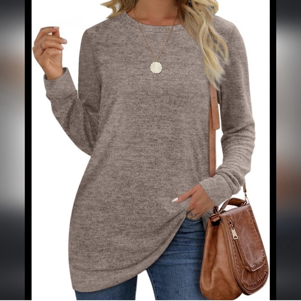 Aritzia Wilfred Free Long Sleeve Casual Crewneck Sweater Size Large.